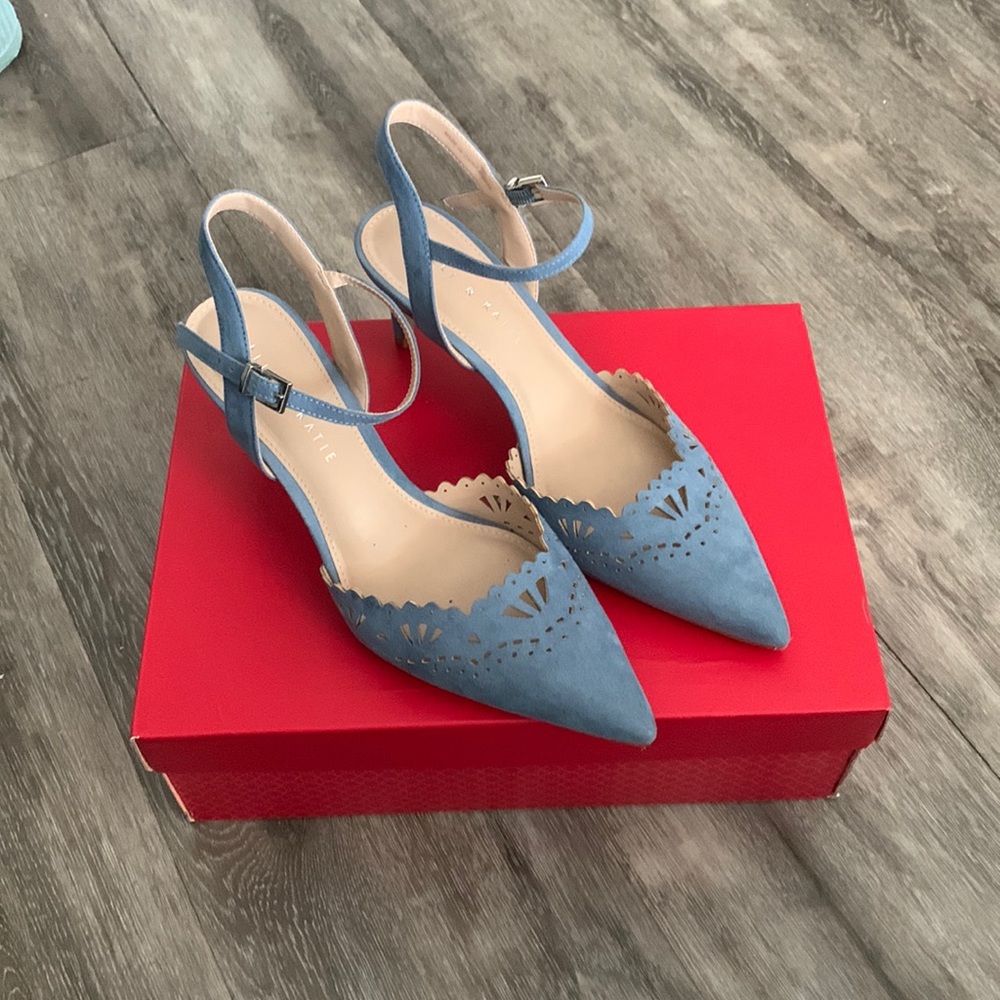 Kelly & Katie Powder Blue Micro Suede Heel. Size : 8.5 a medium